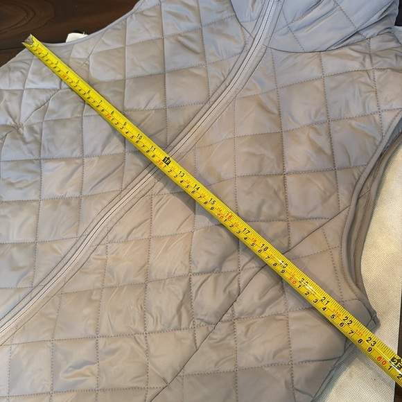 Land’s End Quilted Gray Unisex High Neck Puffer Vest with pockets NWOT - Picture 9 of 12